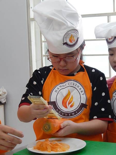 Dạy con trưởng thành từ việc học nấu ăn - ảnh 2